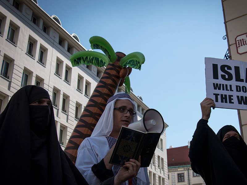 demo-burka1