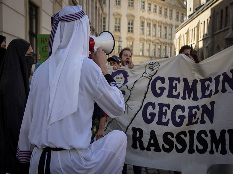 demo-burka2