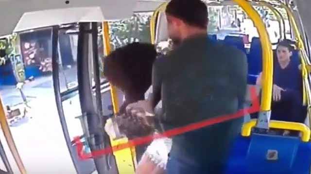 Madchen-Kurz-Ruck-In-Ramada