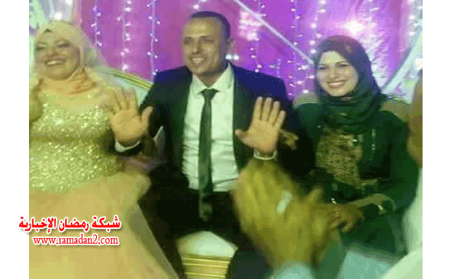 Eg-Frau-Hilft-Ihre-MannZuHe